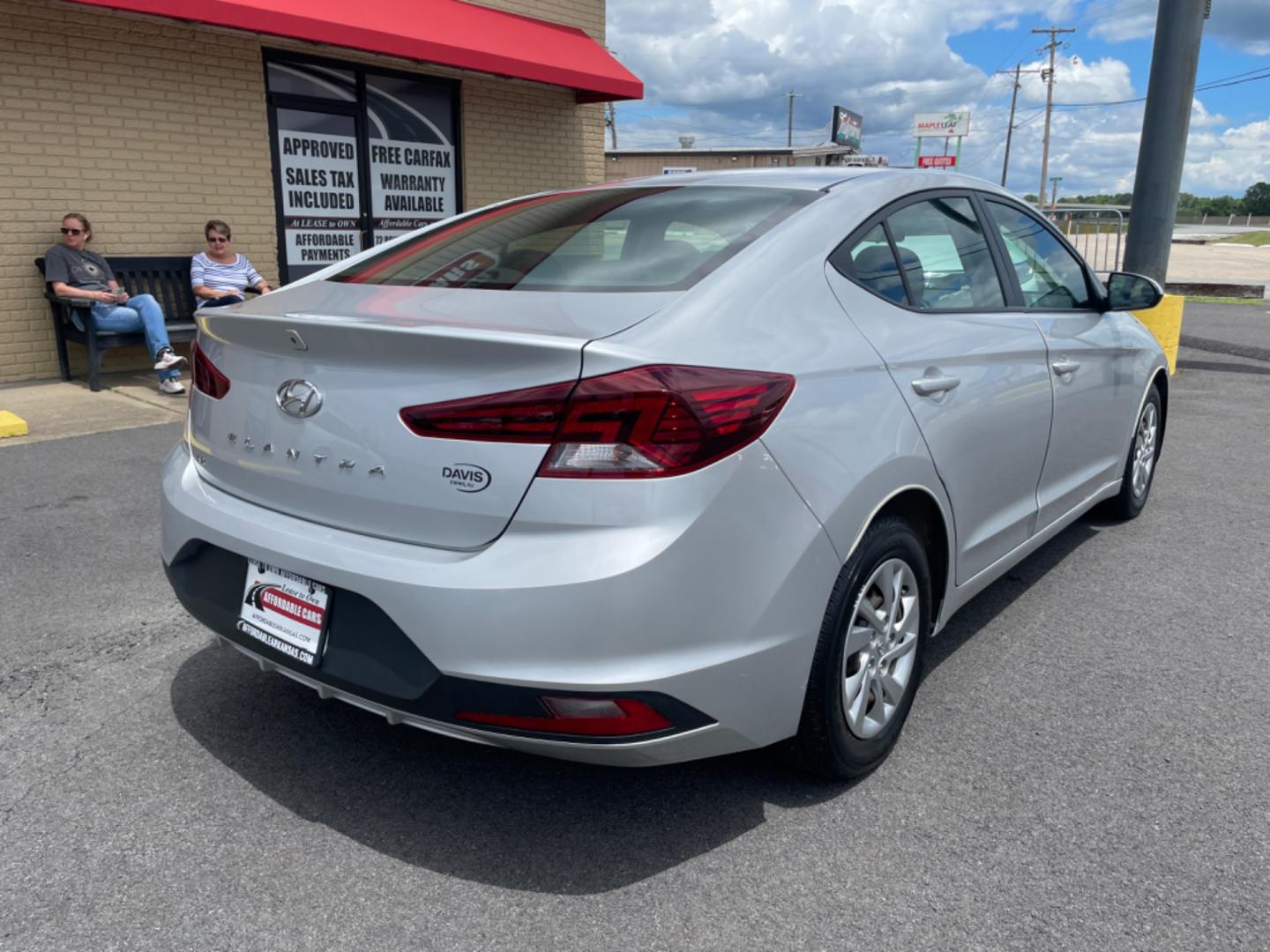 2019 Silver Hyundai Elantra (KMHD74LF9KU) with an 4-Cyl, 2.0 Liter engine, Automatic, 6-Spd w/Shiftronic transmission, located at 8008 Warden Rd, Sherwood, AR, 72120, (501) 801-6100, 34.830078, -92.186684 - Photo#7